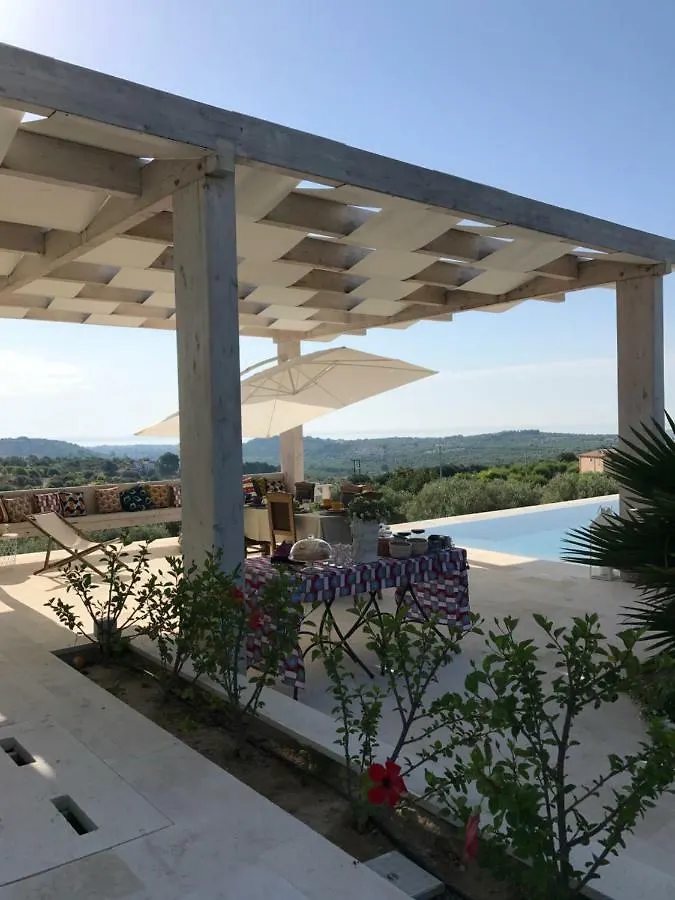 La Casa Bianca Bed & Breakfast Noto 0*,  İtalya